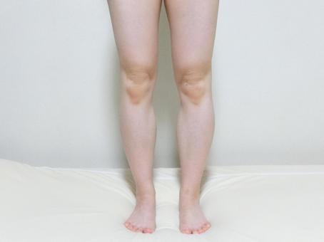 O脚の脚の写真